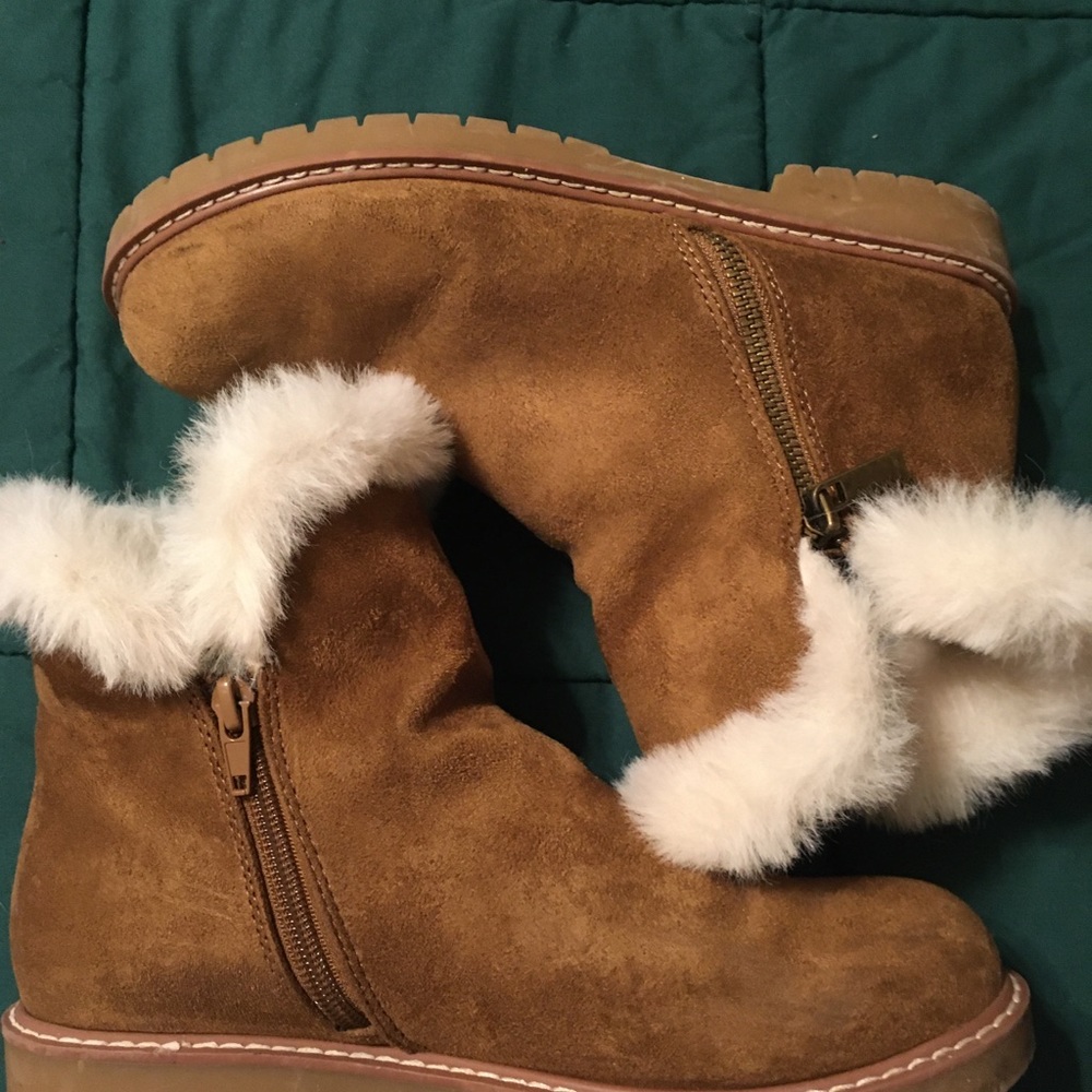 American Eagle fur topped brown boots, size 7, only worn a few times - Picture 4 of 5